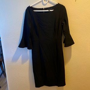 White House black market 3/4 sleeve dress stretch material looks amazing on